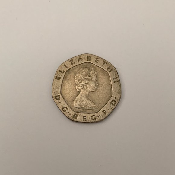 1982 - Twenty Pence Coin - United Kingdom U.K. - Queen Elizabeth II D·G·REG·F·D - Picture 5 of 6